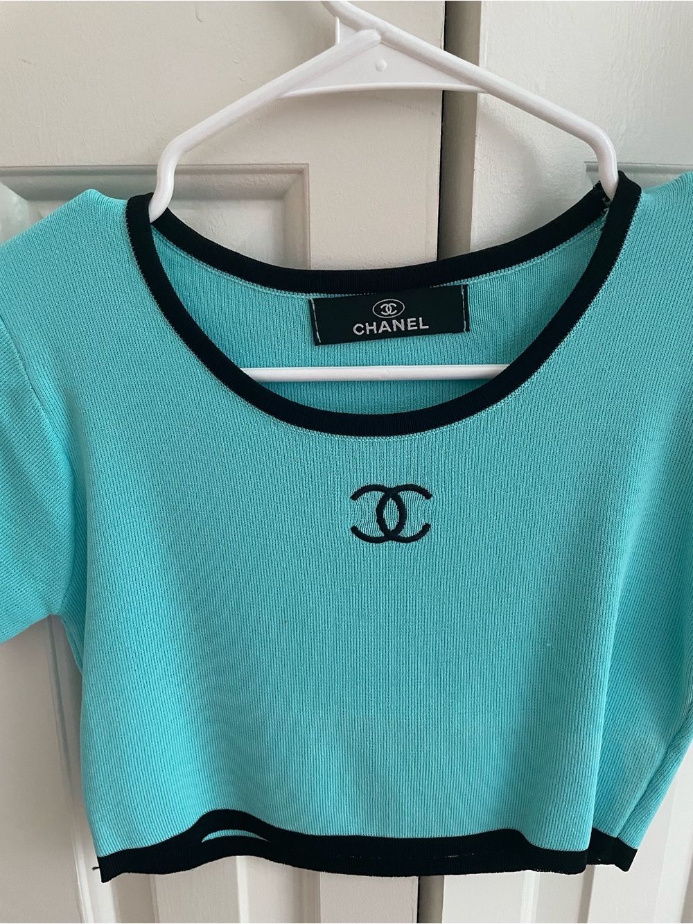 CHANEL Vintage 1990s Rib Knit Cropped Top - Picture 2 of 7